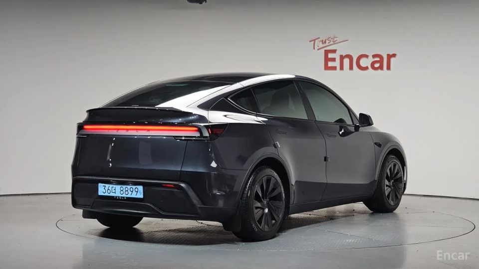 Tesla model-y