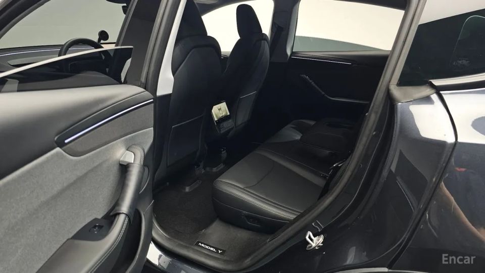 Tesla model-y