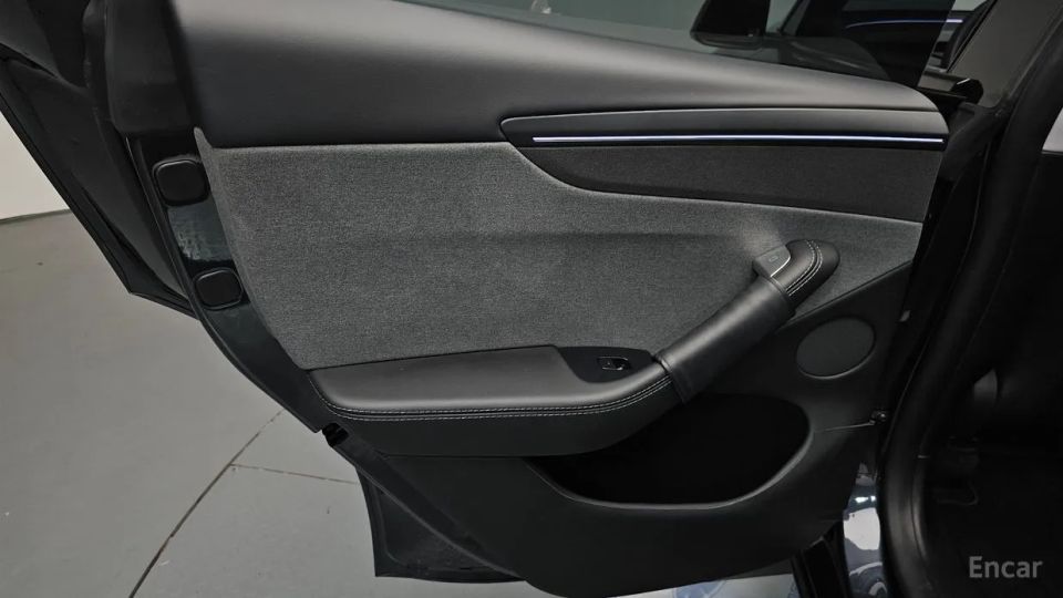 Tesla model-y