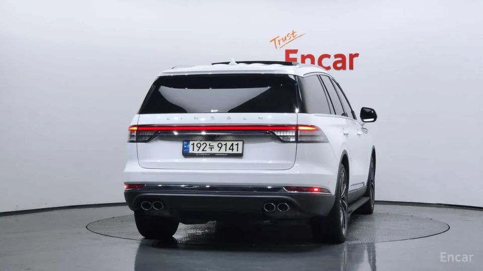 Lincoln Aviator