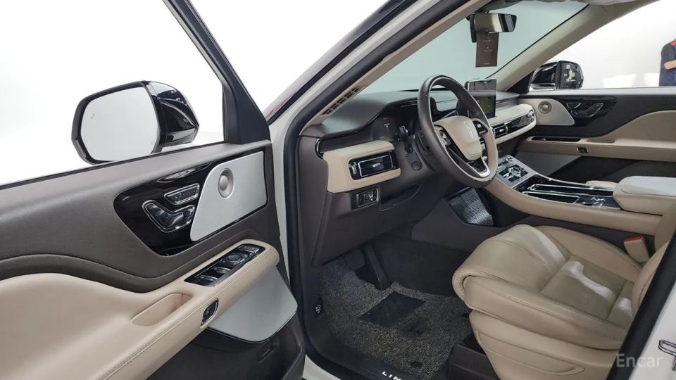 Lincoln Aviator