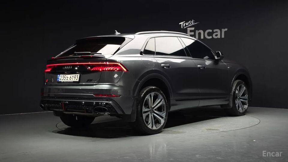 Audi Q8
