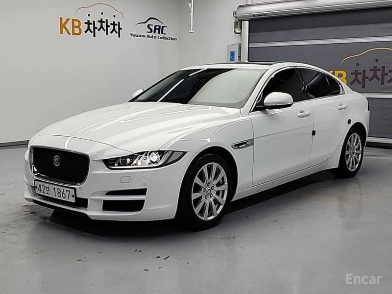 Jaguar XE