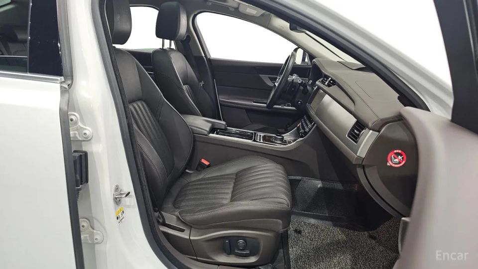 Jaguar xf