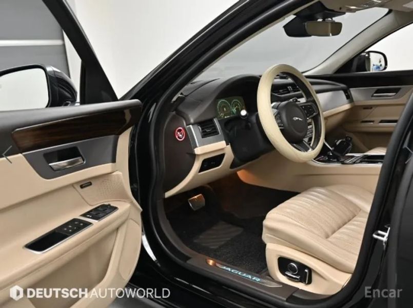 Jaguar xf