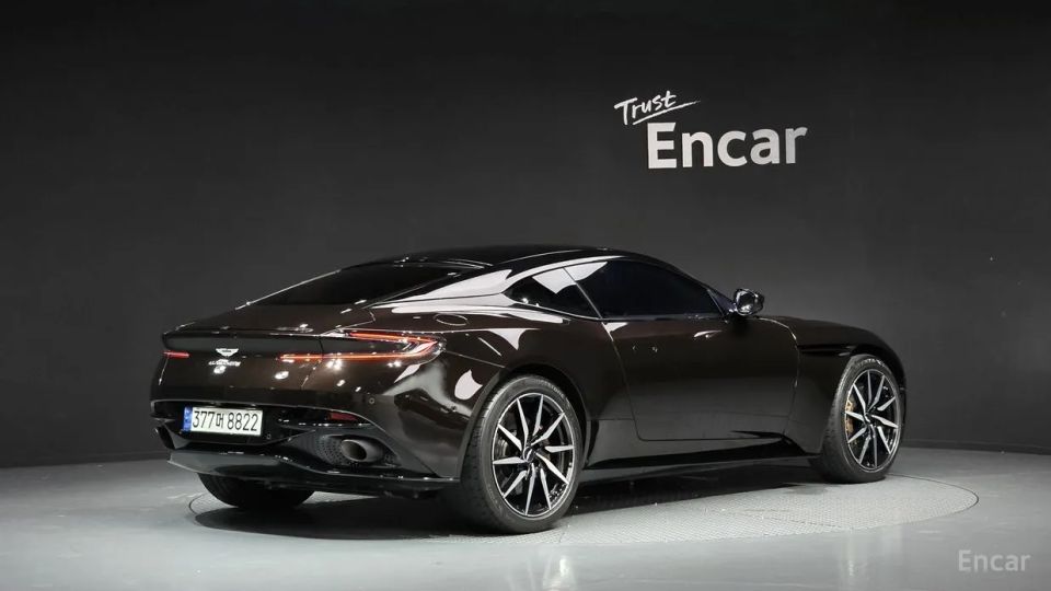 Astonmartin DB11