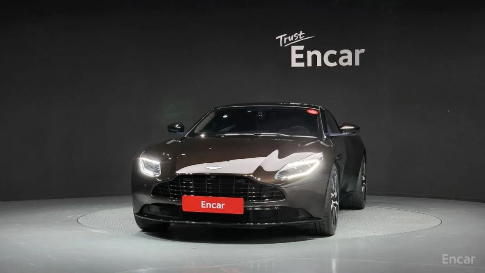 Astonmartin DB11