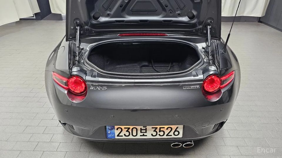 Mazda MX-5 Miata