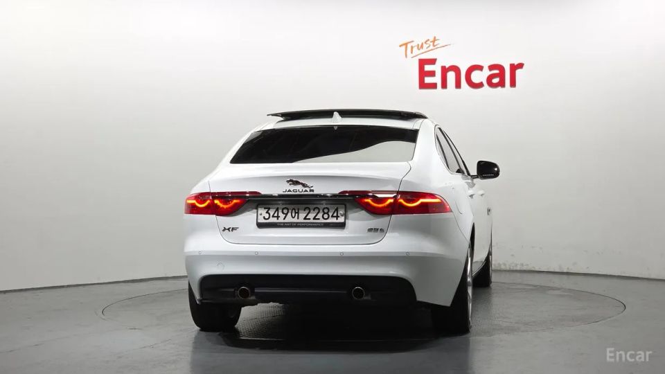 Jaguar xf