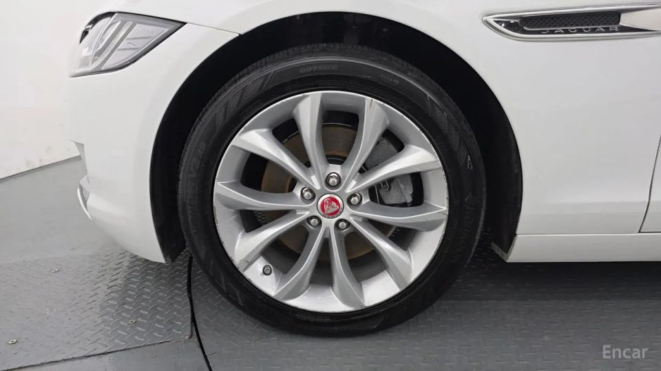 Jaguar xf