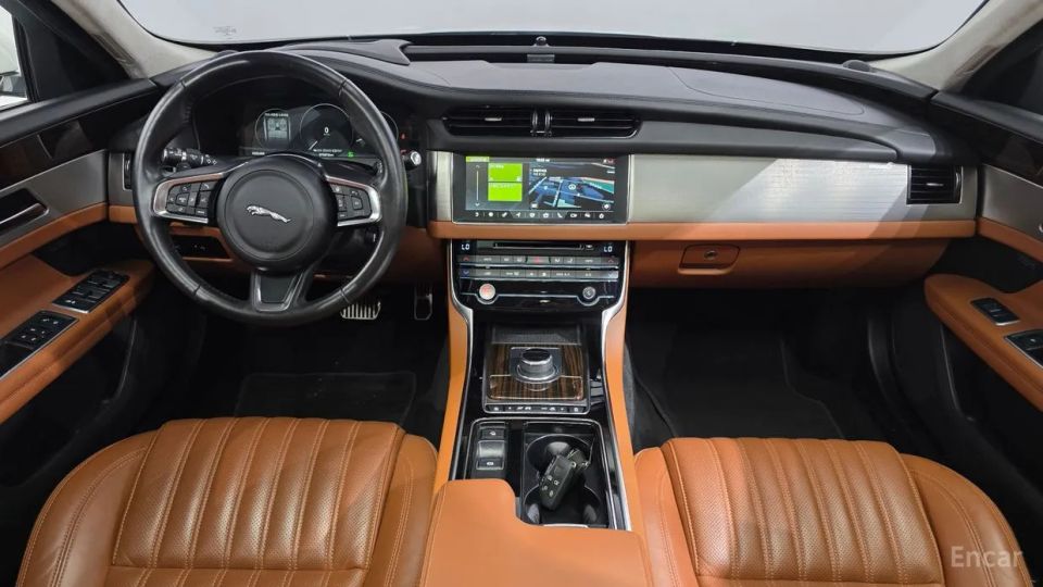 Jaguar xf