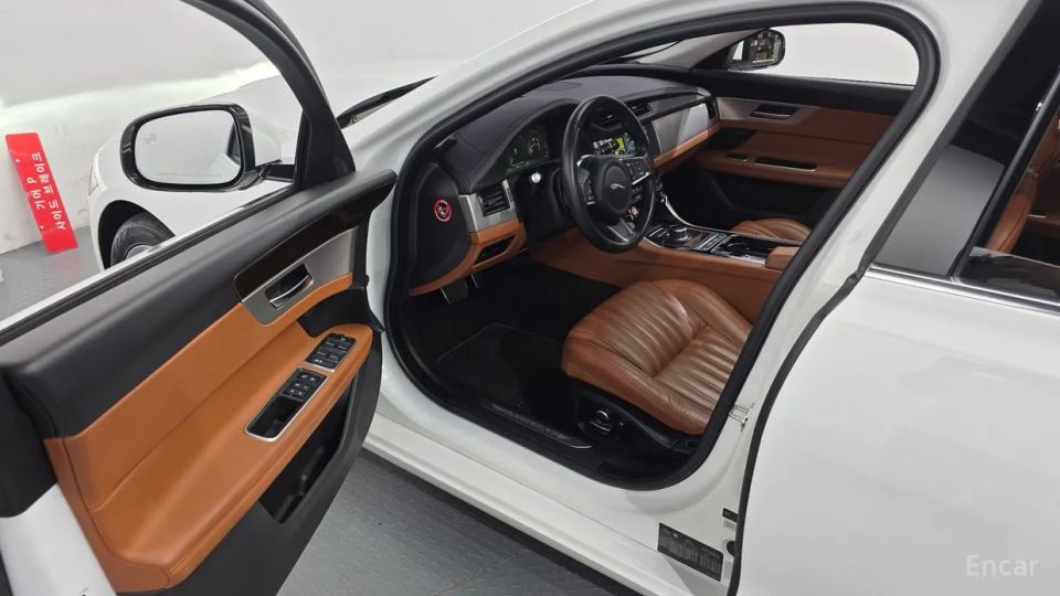 Jaguar xf