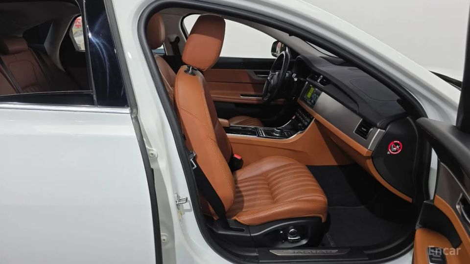 Jaguar xf