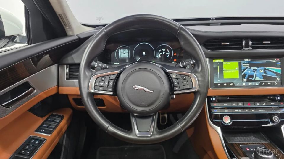 Jaguar xf