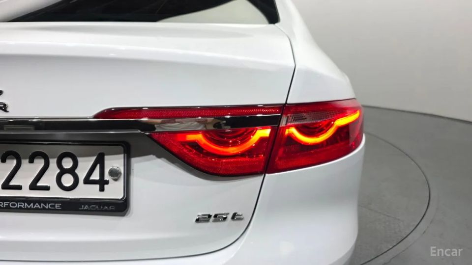 Jaguar xf