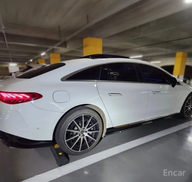 Mercedes-Benz EQS