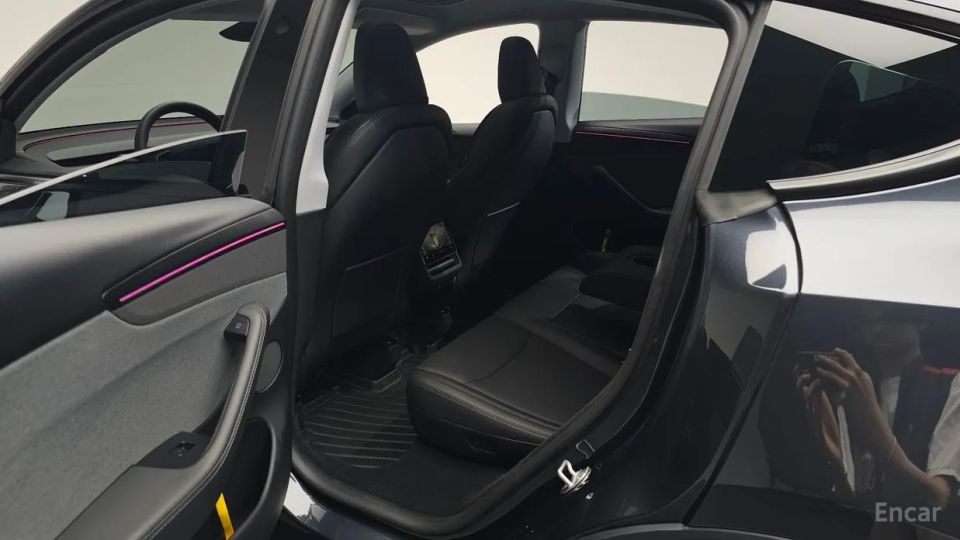 Tesla model-y