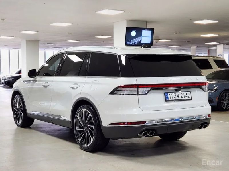Lincoln Aviator