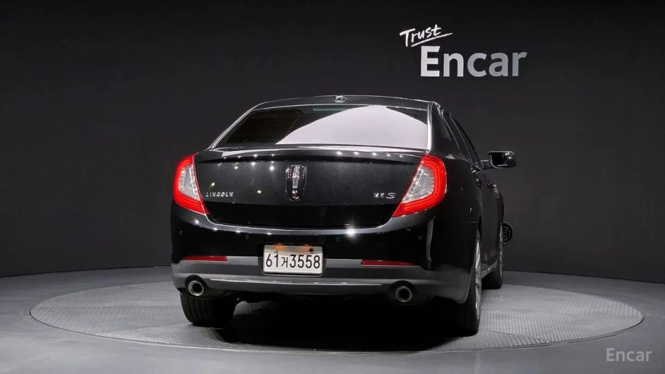 Lincoln MKS