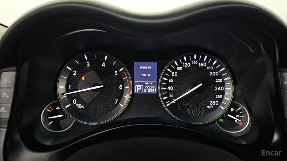 Infiniti M