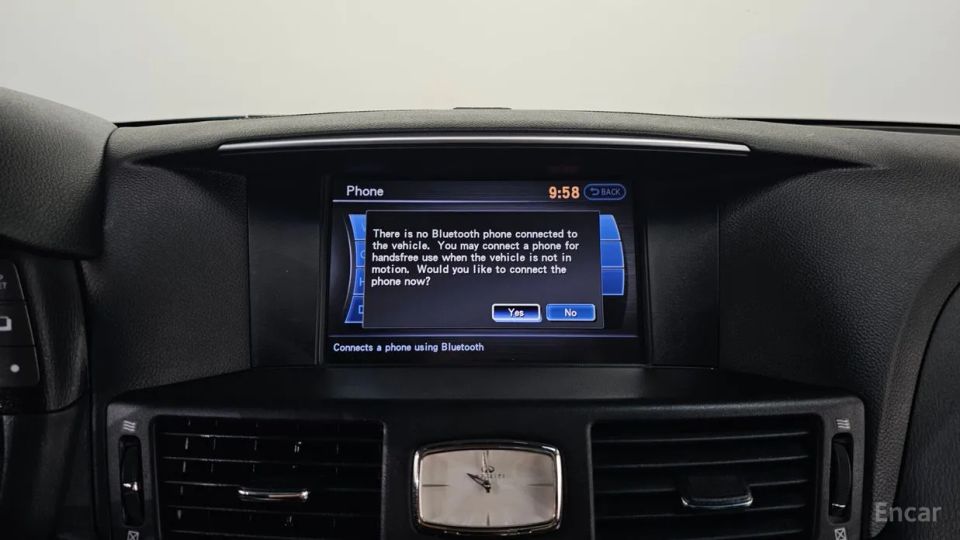 Infiniti M