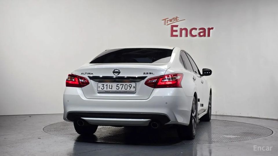Nissan altima