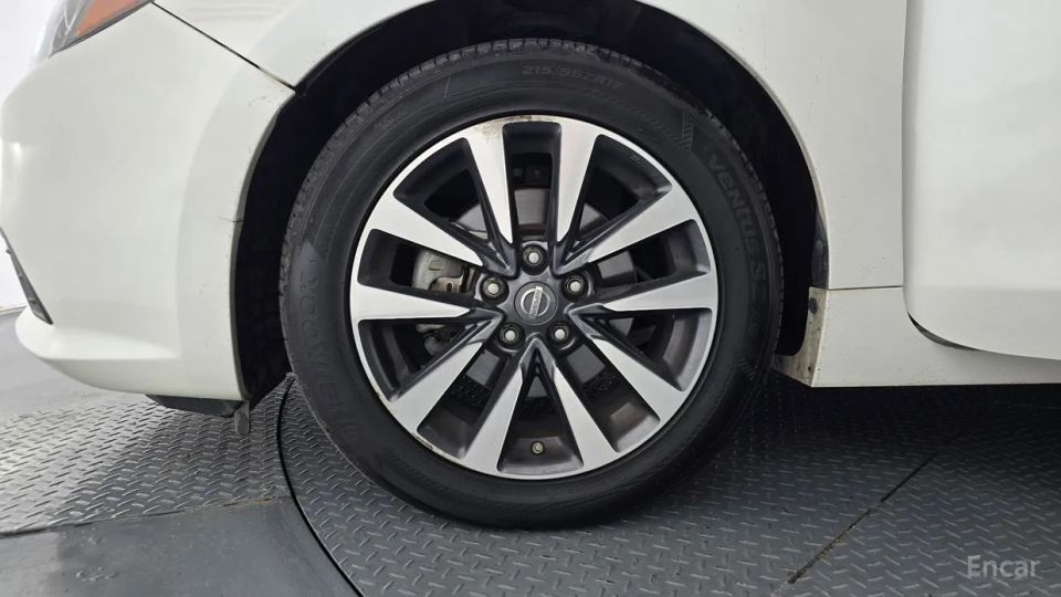 Nissan altima