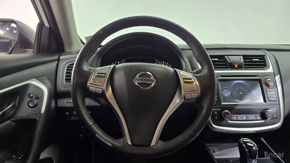 Nissan altima