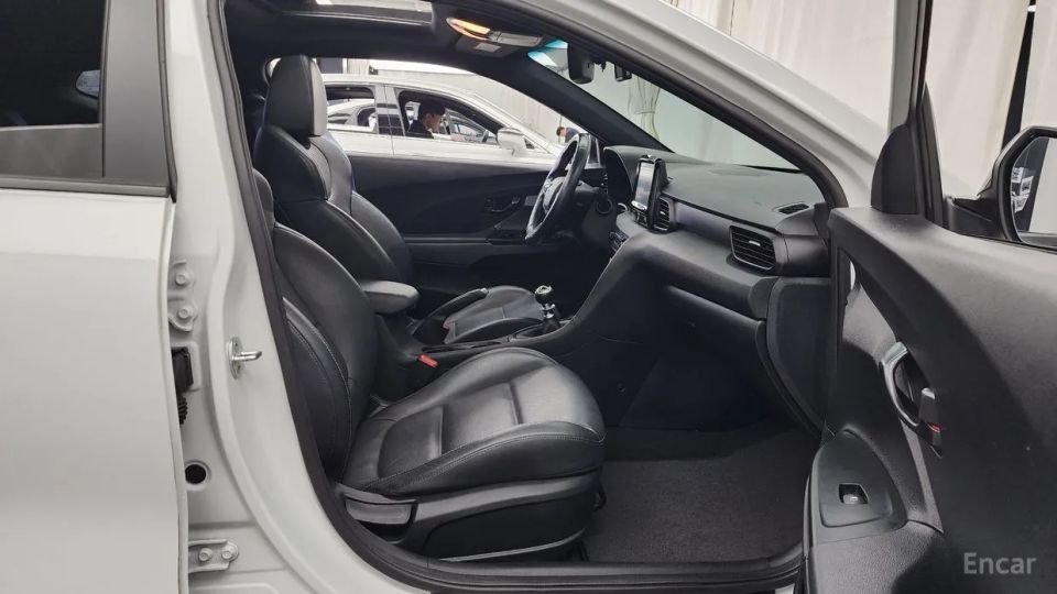 Hyundai Veloster