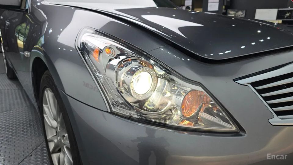 Infiniti G