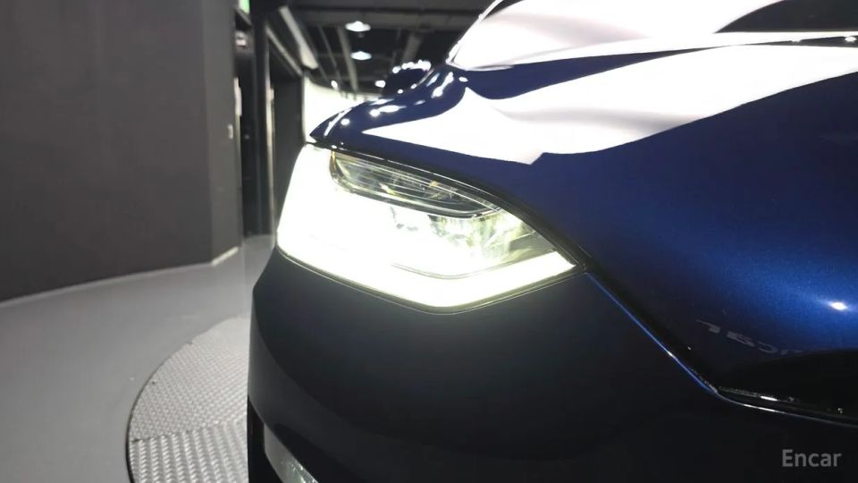Tesla model-x
