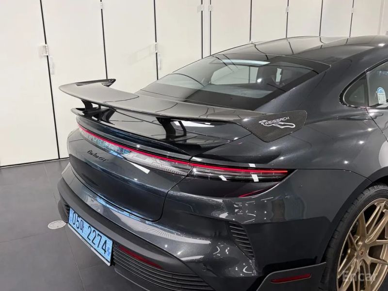 Porsche Taycan