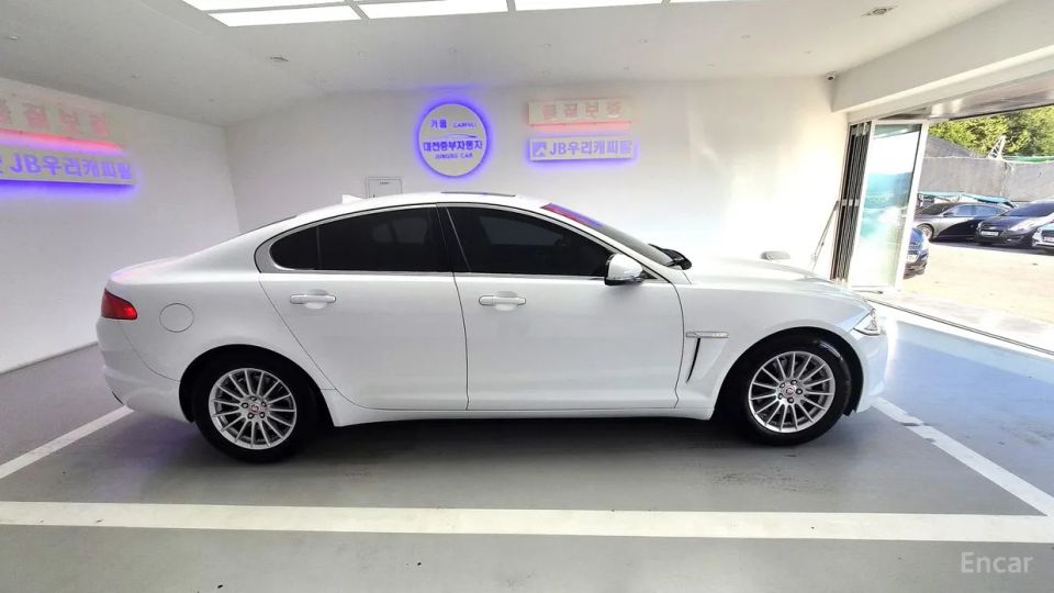 Jaguar xf