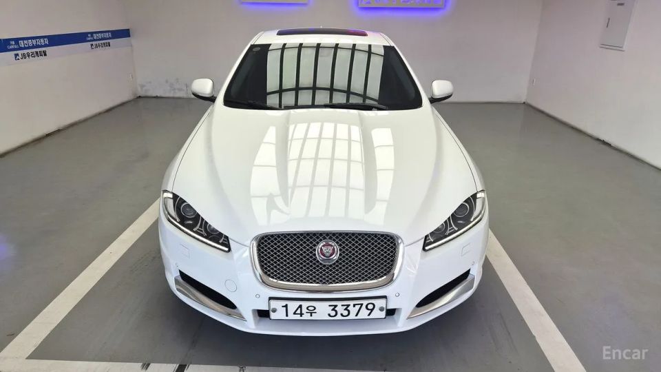 Jaguar xf
