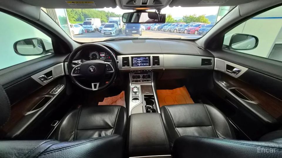 Jaguar xf