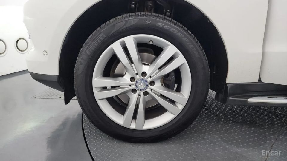 Mercedes-Benz M-class