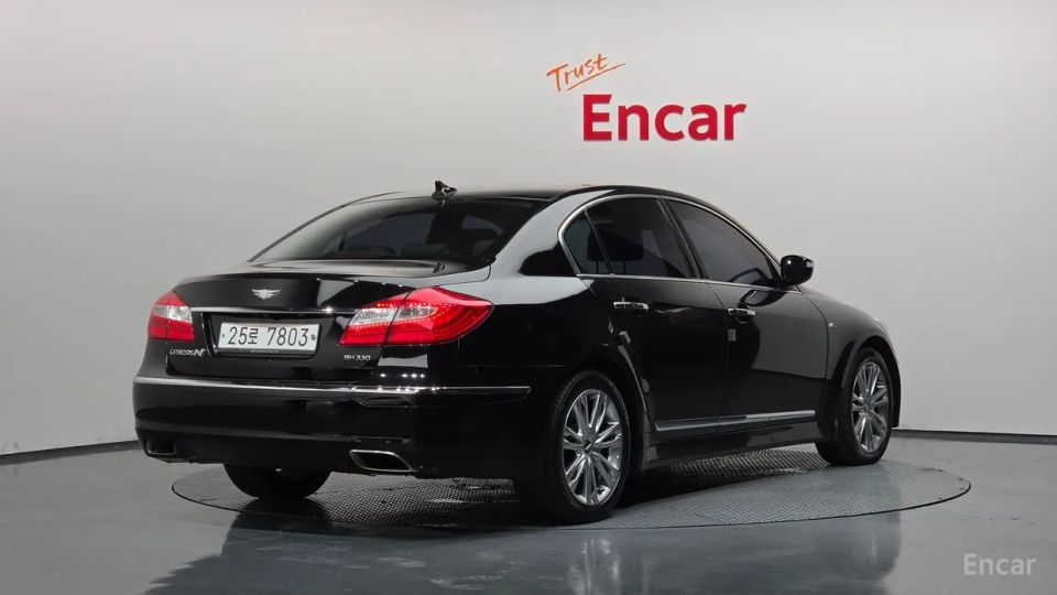 Hyundai Genesis