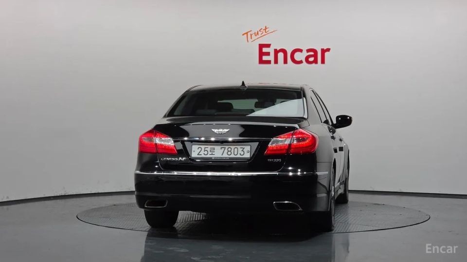 Hyundai Genesis