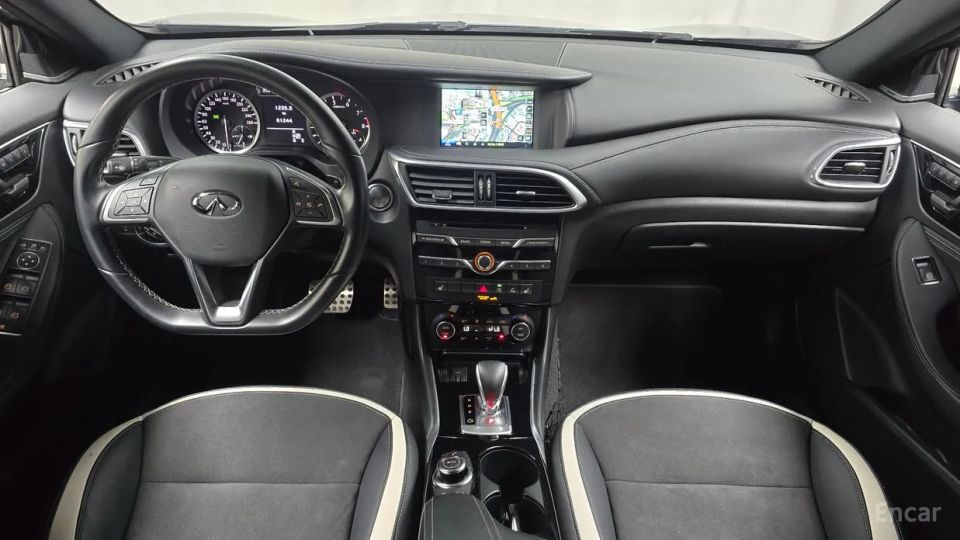 Infiniti Q30