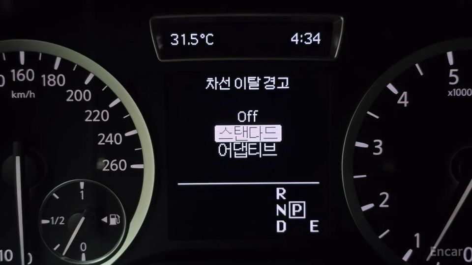 Infiniti Q30