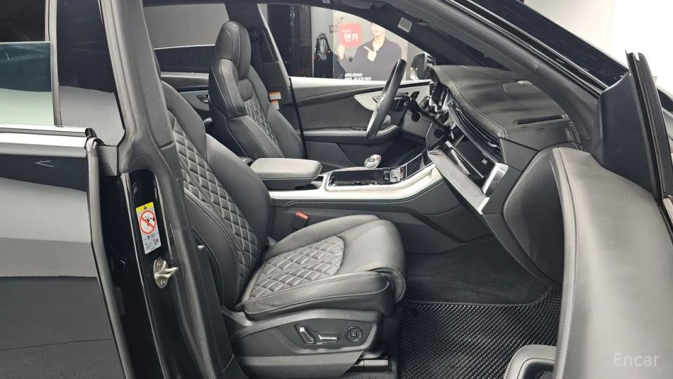Audi Q8