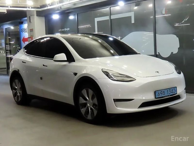 Tesla model-y
