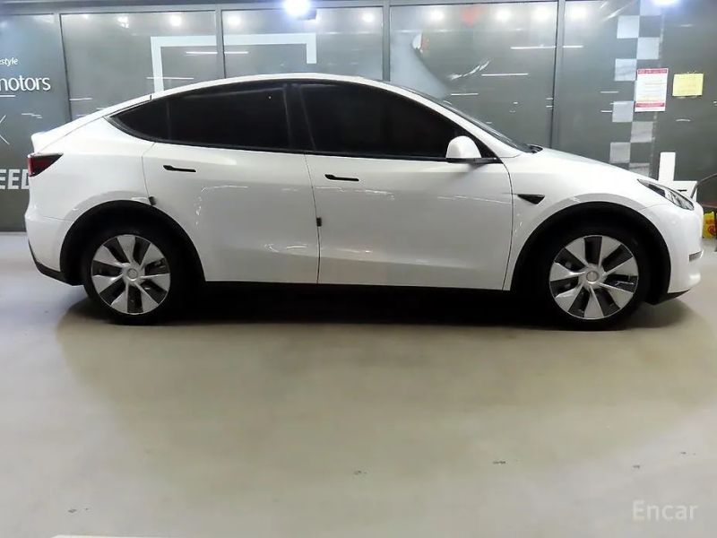 Tesla model-y
