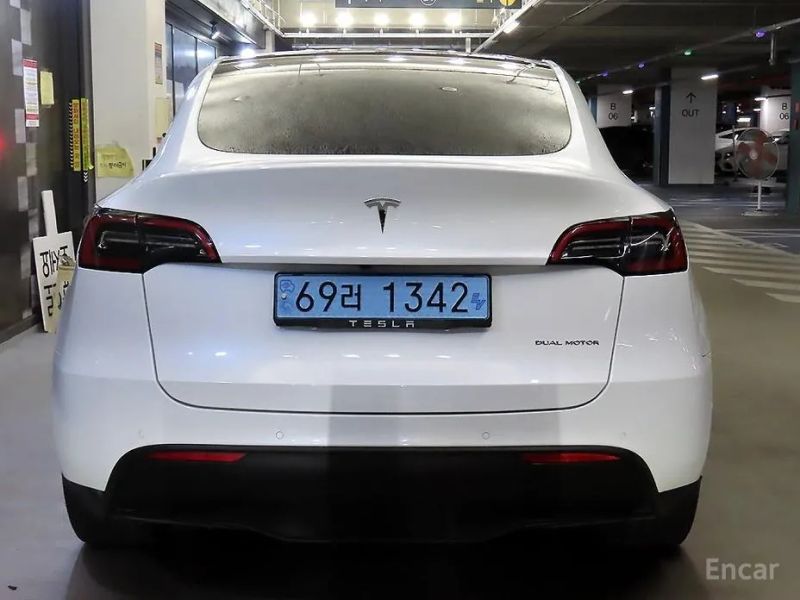 Tesla model-y