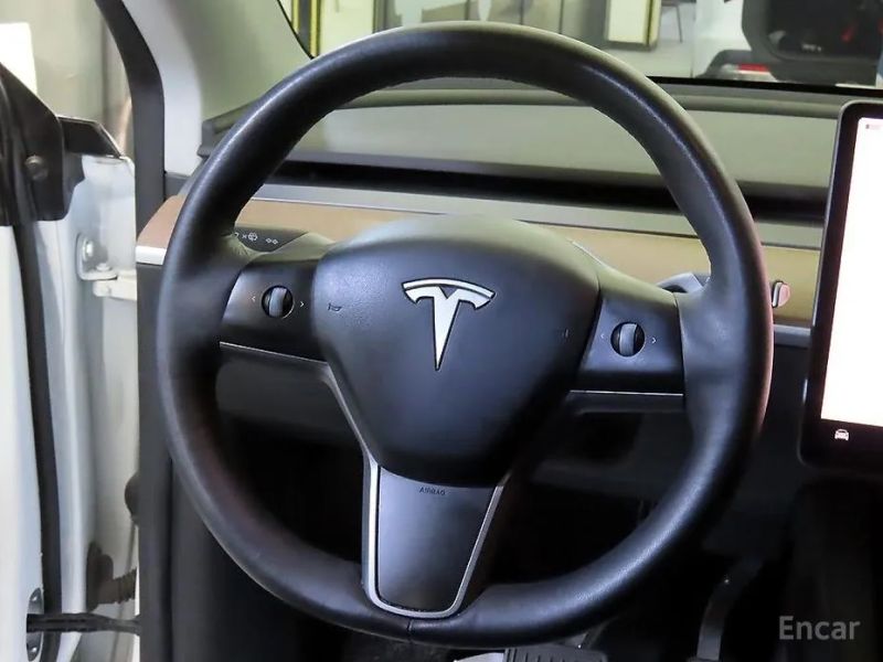 Tesla model-y