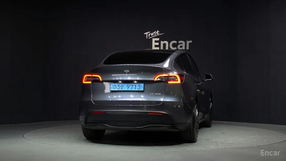 Tesla model-y