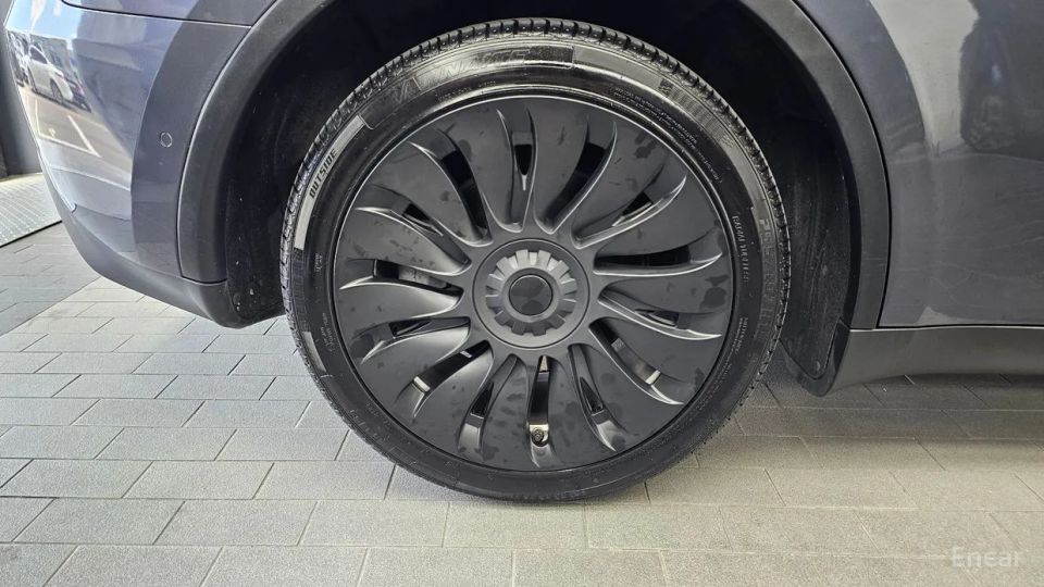 Tesla model-y