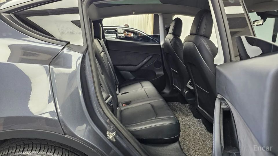 Tesla model-y