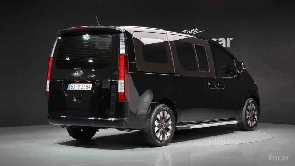 Hyundai Staria