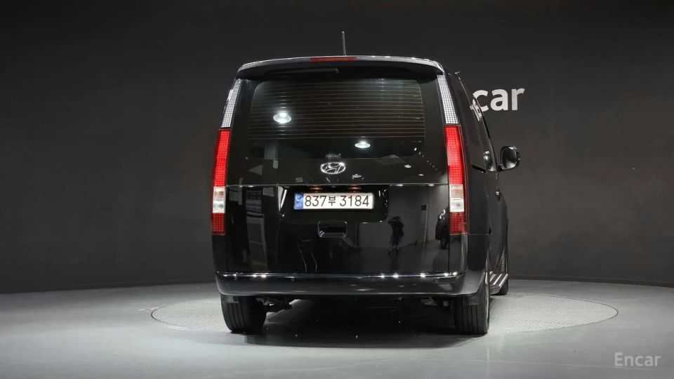 Hyundai Staria